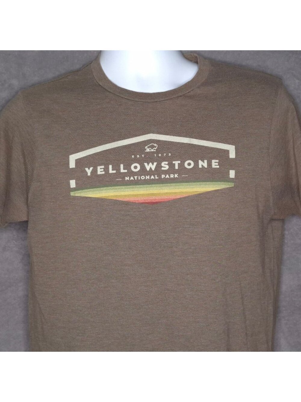 Yellowstone National Park Mens Brown Graphic T-Shirt M Short Sleeve Fitted